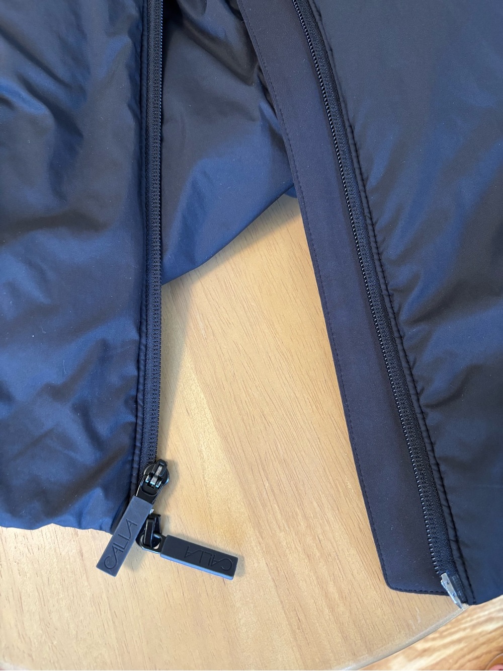 Cala Quilted Black Sleeveless Vest - Picture 2 of 5